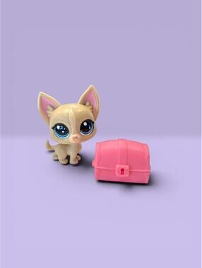 LPS Chihuahua #92 Comes with pink chest accessory. Hasbro.